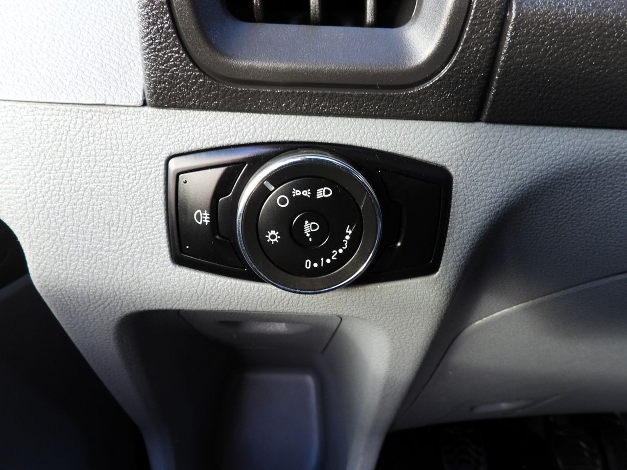 Utilitaire plateau FORD TRANSIT STAKE BODY 8 PALLETS TWIN WHEELS AIR CONDITIONING  155HP: photos 26