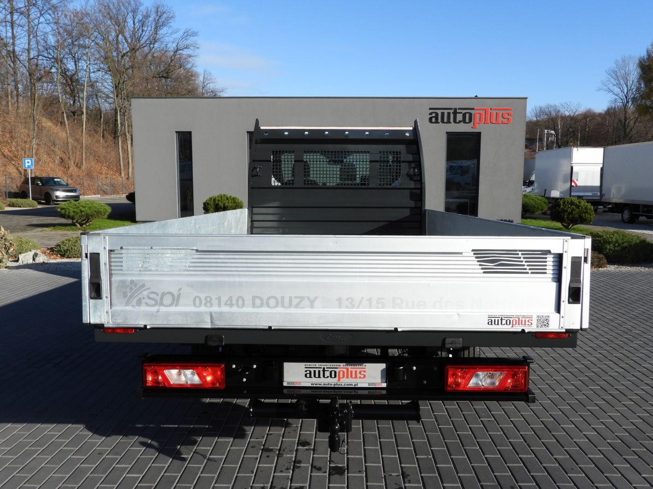 Utilitaire plateau FORD TRANSIT STAKE BODY 8 PALLETS TWIN WHEELS AIR CONDITIONING  155HP: photos 10