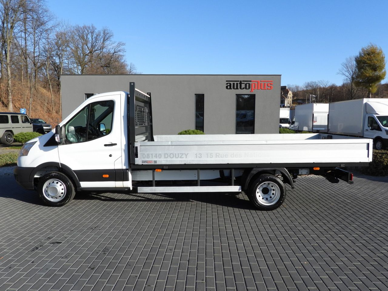 Utilitaire plateau FORD TRANSIT STAKE BODY 8 PALLETS TWIN WHEELS AIR CONDITIONING  155HP: photos 8