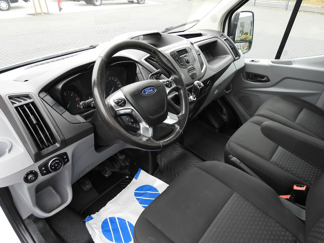 FORD TRANSIT TIPPER CRUISE CONTROL AIR CONDITIONING TWIN WHEELS 170HP - Utilitaire benne: photos 2 FORD TRANSIT TIPPER CRUISE CONTROL AIR CONDITIONING TWIN WHEELS 170HP - Utilitaire benne: photos 2