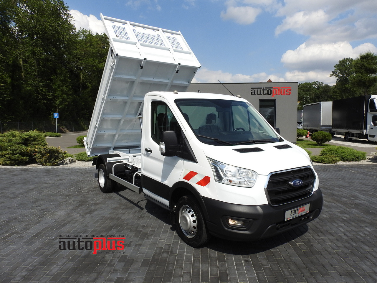 FORD TRANSIT TIPPER CRUISE CONTROL AIR CONDITIONING TWIN WHEELS 170HP - Utilitaire benne: photos 1 FORD TRANSIT TIPPER CRUISE CONTROL AIR CONDITIONING TWIN WHEELS 170HP - Utilitaire benne: photos 1