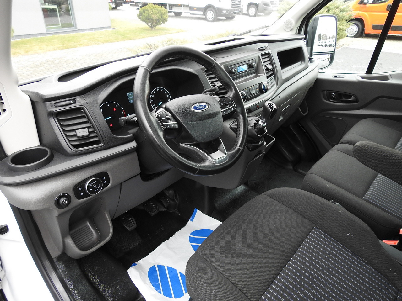 FORD TRANSIT TIPPER LED LIGHTS TWIN WHEELS AIR CONDITIONING 130HP - Utilitaire benne: photos 2 FORD TRANSIT TIPPER LED LIGHTS TWIN WHEELS AIR CONDITIONING 130HP - Utilitaire benne: photos 2