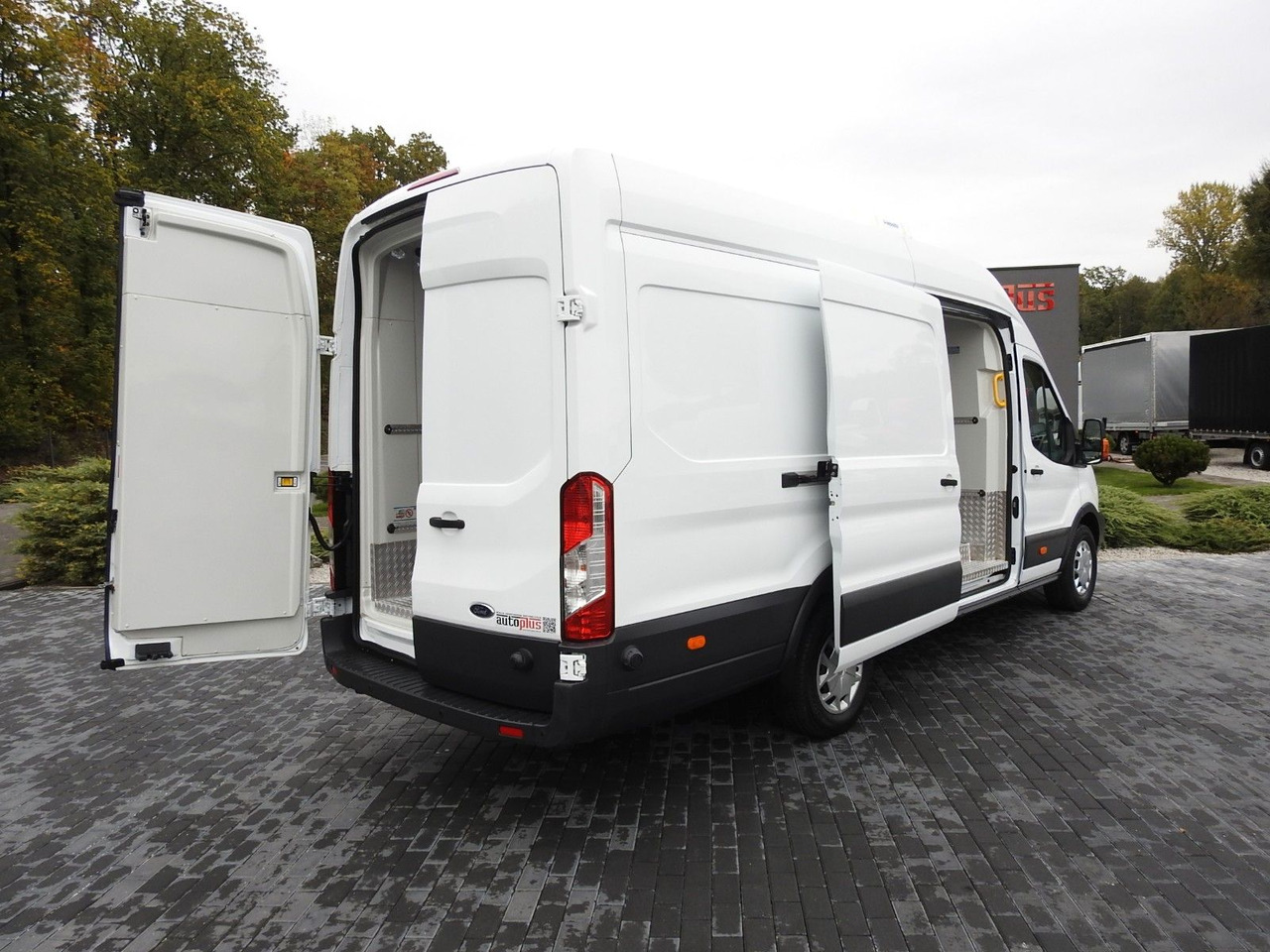 Ford TRANSIT KÜHLKASTENWAGEN 0*C HEIZFUNKTION Ford TRANSIT KÜHLKASTENWAGEN 0*C HEIZFUNKTION - Utilitaire frigorifique: photos 3 Ford TRANSIT KÜHLKASTENWAGEN 0*C HEIZFUNKTION Ford TRANSIT KÜHLKASTENWAGEN 0*C HEIZFUNKTION - Utilitaire frigorifique: photos 3