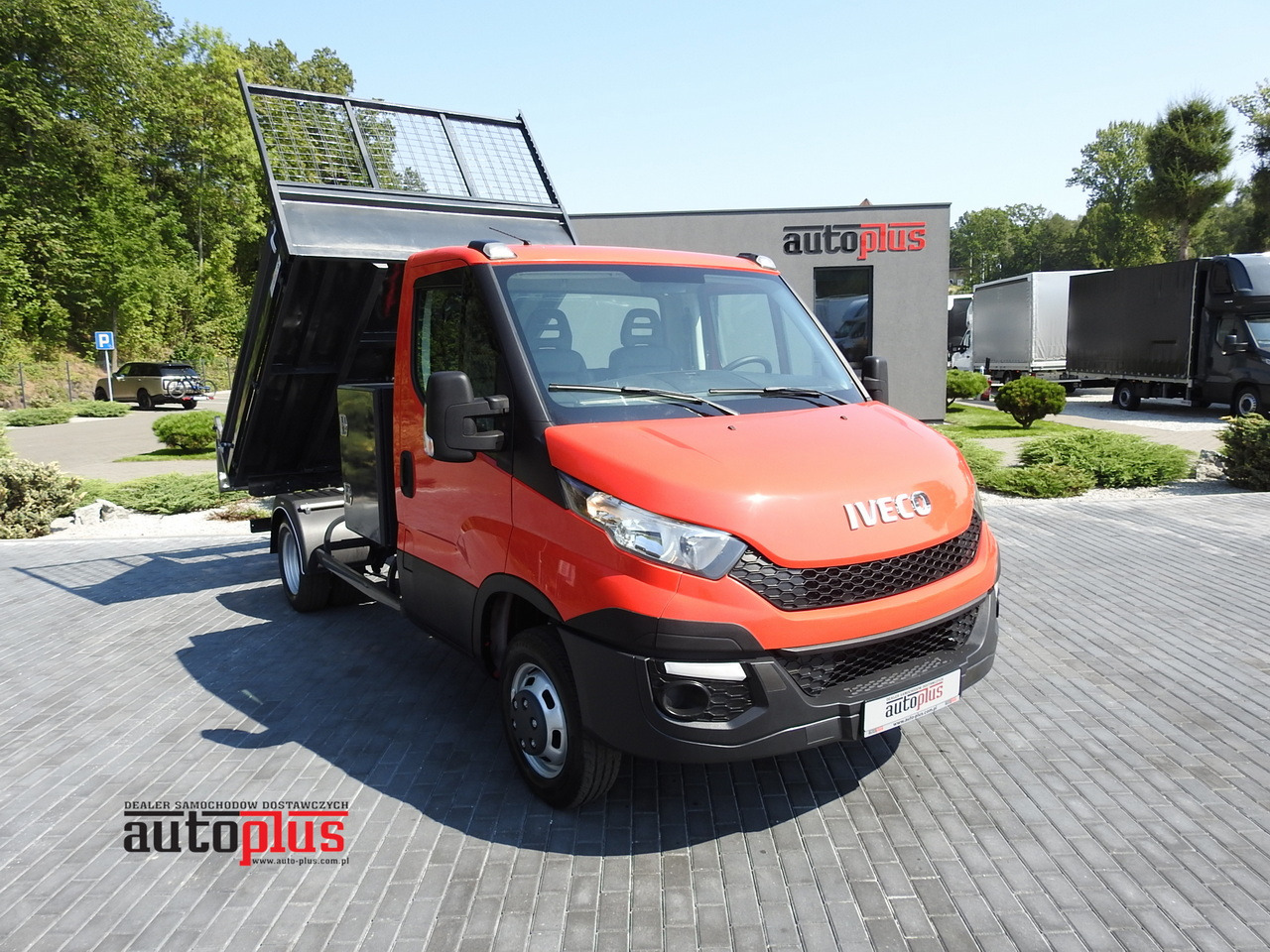 IVECO DAILY 35C13 TIPPER CRUISE CONTROL AIR CONDITIONING TWIN WHEELS  130HP - Utilitaire benne: photos 1 IVECO DAILY 35C13 TIPPER CRUISE CONTROL AIR CONDITIONING TWIN WHEELS  130HP - Utilitaire benne: photos 1