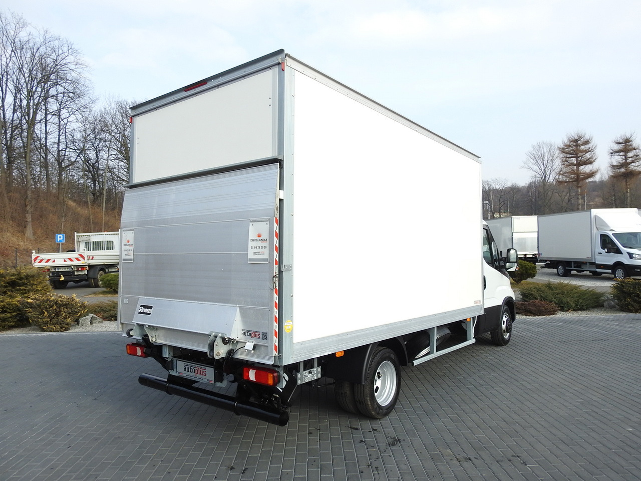 IVECO DAILY 35C16 BOX LIFT 8 PALLETS CRUISE CONTROL TWIN WHEELS AIR CONDITIONING 160HP - Fourgon grand volume: photos 3 IVECO DAILY 35C16 BOX LIFT 8 PALLETS CRUISE CONTROL TWIN WHEELS AIR CONDITIONING 160HP - Fourgon grand volume: photos 3