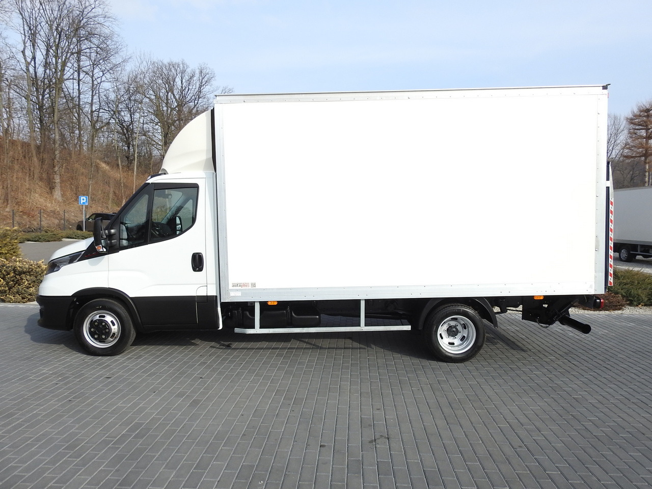 Fourgon grand volume IVECO DAILY 35C16 BOX LIFT 8 PALLETS CRUISE CONTROL TWIN WHEELS AIR CONDITIONING  160HP: photos 8