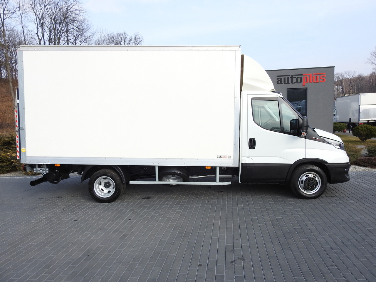 Fourgon grand volume IVECO DAILY 35C16 BOX LIFT 8 PALLETS CRUISE CONTROL TWIN WHEELS AIR CONDITIONING  160HP: photos 7
