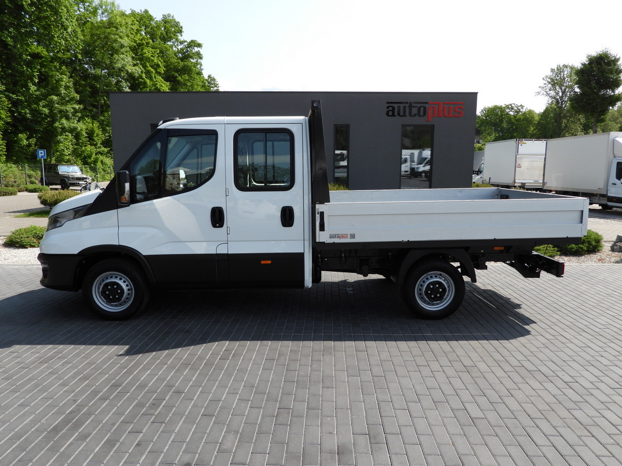 IVECO DAILY 35S12 STAKE BODY DOUBLE CABIN DOKA 7 SEATS AIR CONDITIONING  120HP — crédit-bail IVECO DAILY 35S12 STAKE BODY DOUBLE CABIN DOKA 7 SEATS AIR CONDITIONING  120HP: photos 8