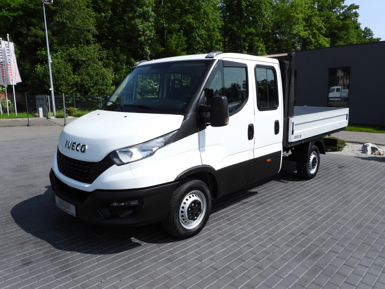 IVECO DAILY 35S12 STAKE BODY DOUBLE CABIN DOKA 7 SEATS AIR CONDITIONING  120HP — crédit-bail IVECO DAILY 35S12 STAKE BODY DOUBLE CABIN DOKA 7 SEATS AIR CONDITIONING  120HP: photos 16