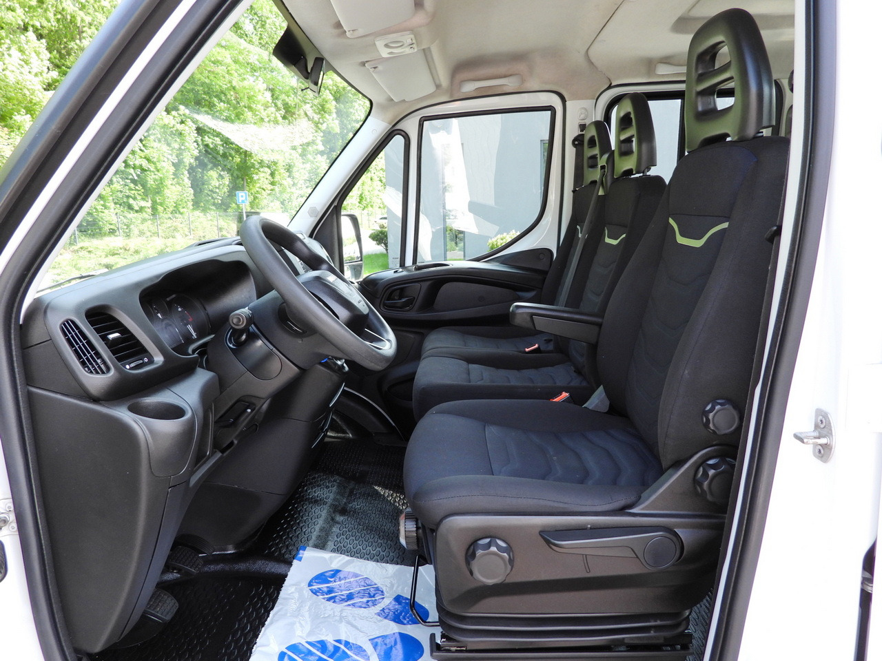 IVECO DAILY 35S12 STAKE BODY DOUBLE CABIN DOKA 7 SEATS AIR CONDITIONING  120HP — crédit-bail IVECO DAILY 35S12 STAKE BODY DOUBLE CABIN DOKA 7 SEATS AIR CONDITIONING  120HP: photos 21