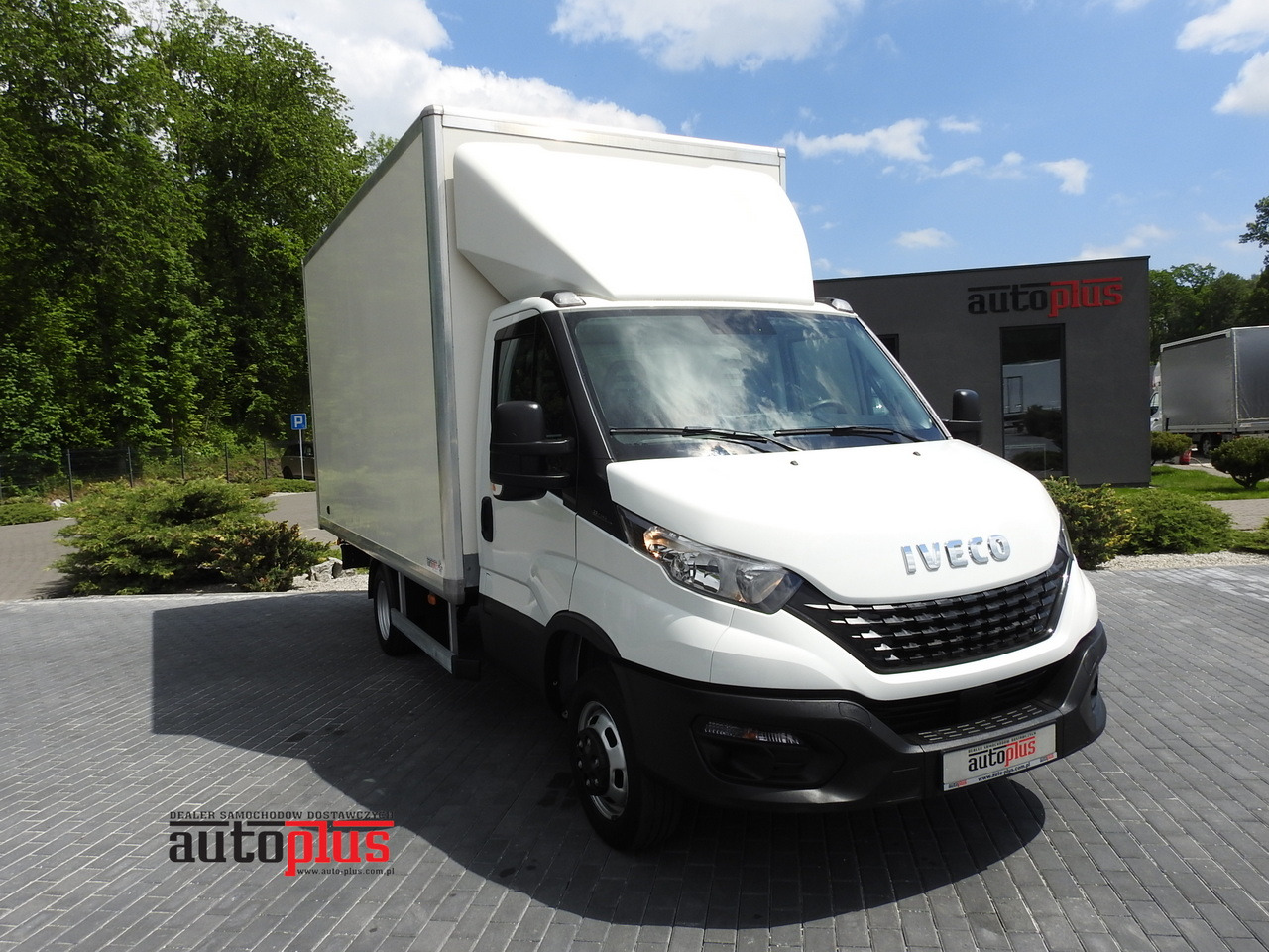IVECO DAILY 35S14 8 PALLETS CRUISE CONTROL TWIN WHEELS AIR CONDITIONING 140HP - Fourgon grand volume: photos 1 IVECO DAILY 35S14 8 PALLETS CRUISE CONTROL TWIN WHEELS AIR CONDITIONING 140HP - Fourgon grand volume: photos 1