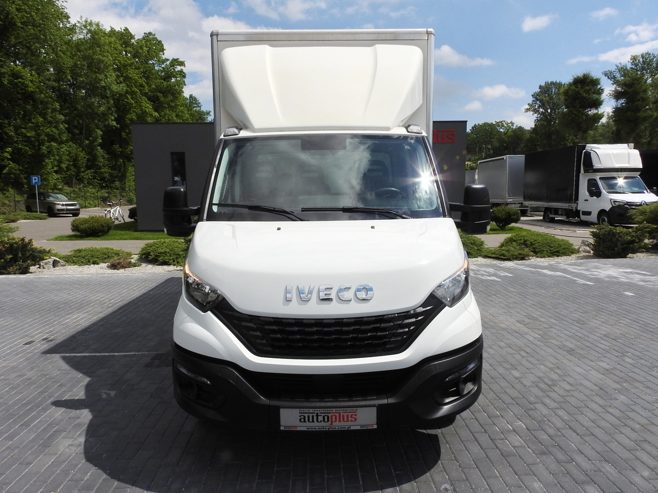 IVECO DAILY 35S14 8 PALLETS CRUISE CONTROL TWIN WHEELS AIR CONDITIONING 140HP - Fourgon grand volume: photos 5 IVECO DAILY 35S14 8 PALLETS CRUISE CONTROL TWIN WHEELS AIR CONDITIONING 140HP - Fourgon grand volume: photos 5