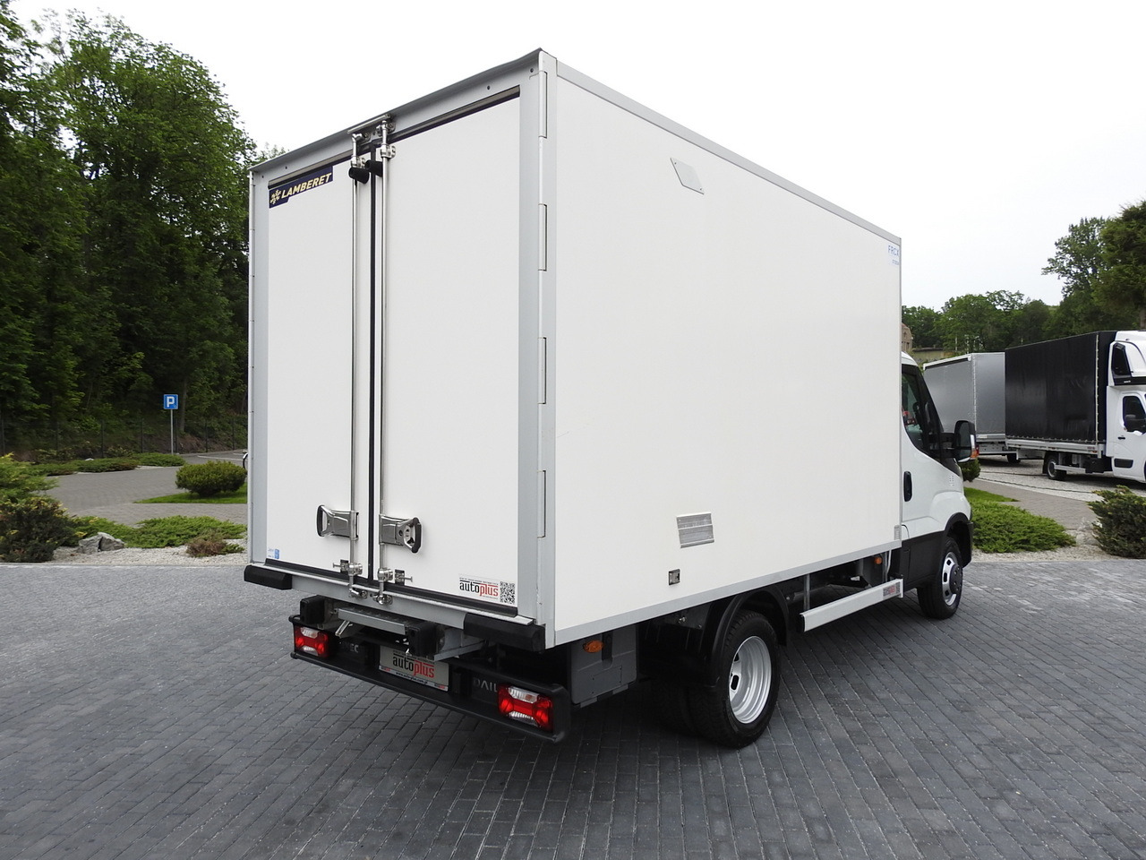 IVECO DAILY 35S15 REGRIGERATOR BOX -12*C 8 PALLETS CRUISE CONTROL TWIN WHEELS AIR CONDITIONING  150HP - Utilitaire frigorifique: photos 3 IVECO DAILY 35S15 REGRIGERATOR BOX -12*C 8 PALLETS CRUISE CONTROL TWIN WHEELS AIR CONDITIONING  150HP - Utilitaire frigorifique: photos 3