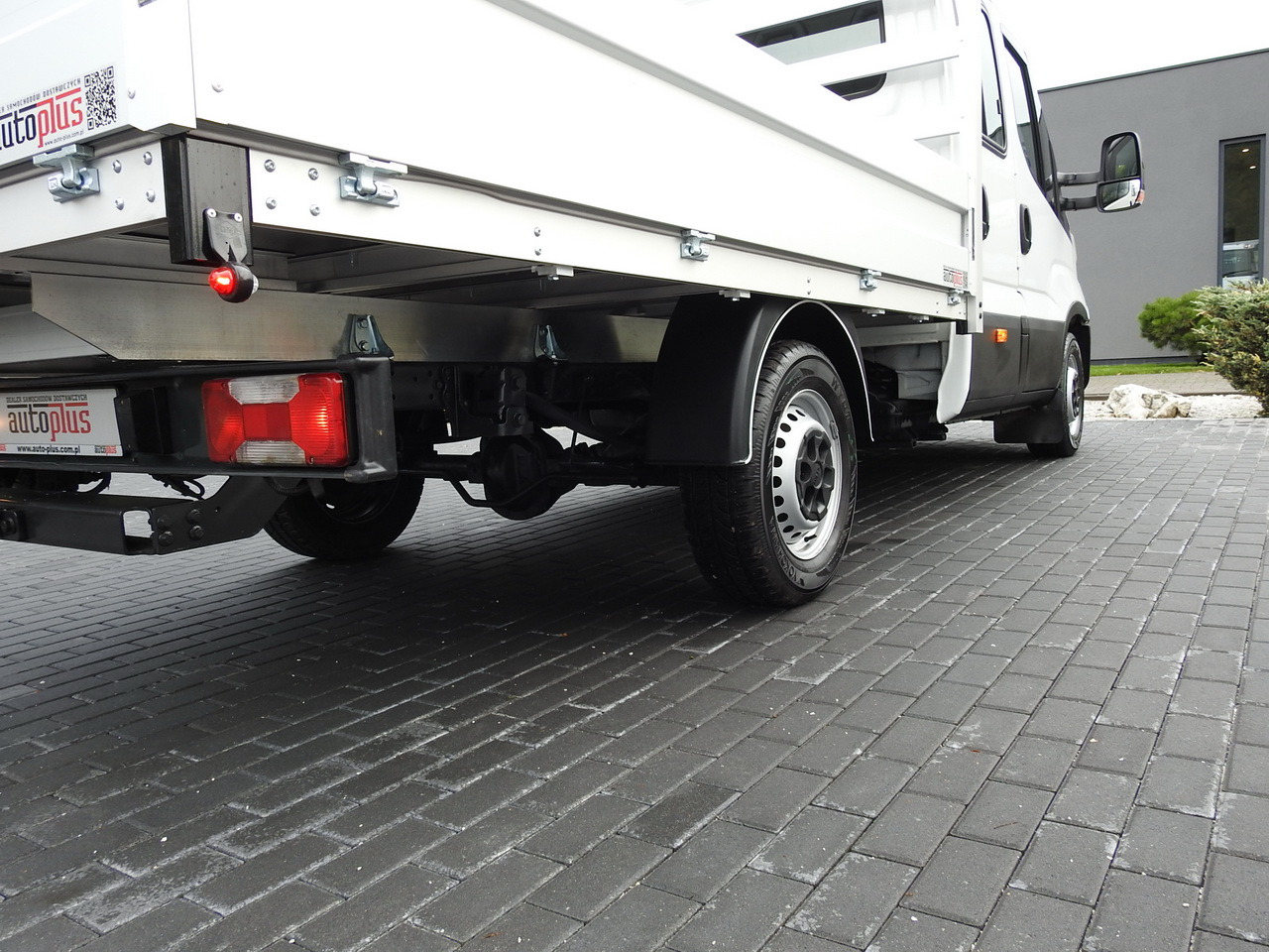 IVECO DAILY 35S15 STAKE BODY DOUBLE CABIN DOKA 7 SEATS AIR CONDITIONING  150HP — crédit-bail IVECO DAILY 35S15 STAKE BODY DOUBLE CABIN DOKA 7 SEATS AIR CONDITIONING  150HP: photos 17