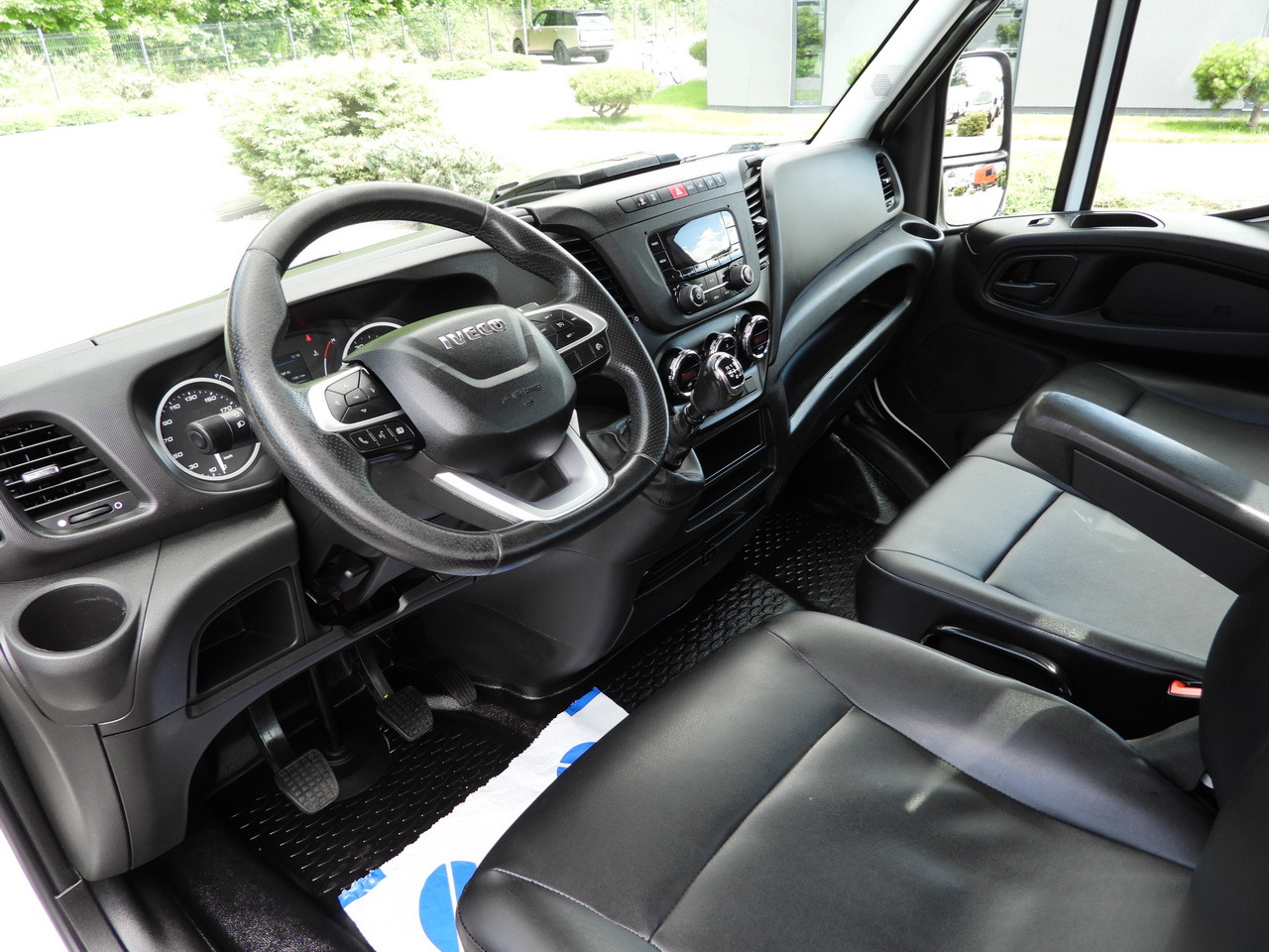 IVECO DAILY 35S16 STAKE BODY 10 PALLETS CRUISE CONTROL AIR CONDITIONING 160HP - Utilitaire plateau: photos 2 IVECO DAILY 35S16 STAKE BODY 10 PALLETS CRUISE CONTROL AIR CONDITIONING 160HP - Utilitaire plateau: photos 2