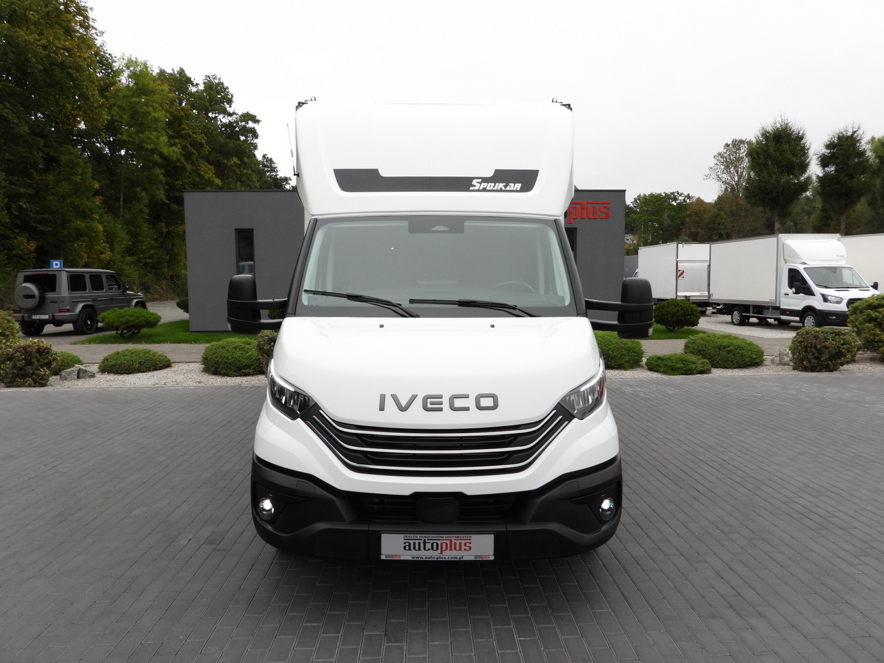 IVECO DAILY 35S18 BOX HI-MATIC LIFT 8 PALLETS CRUISE CONTROL NAVIGATION LED LIGHTS PNEUMATICS AUTOMATIC TRANSMISSION HI-MATIC AIR CONDITIONING 180HP - Fourgon grand volume: photos 5 IVECO DAILY 35S18 BOX HI-MATIC LIFT 8 PALLETS CRUISE CONTROL NAVIGATION LED LIGHTS PNEUMATICS AUTOMATIC TRANSMISSION HI-MATIC AIR CONDITIONING 180HP - Fourgon grand volume: photos 5