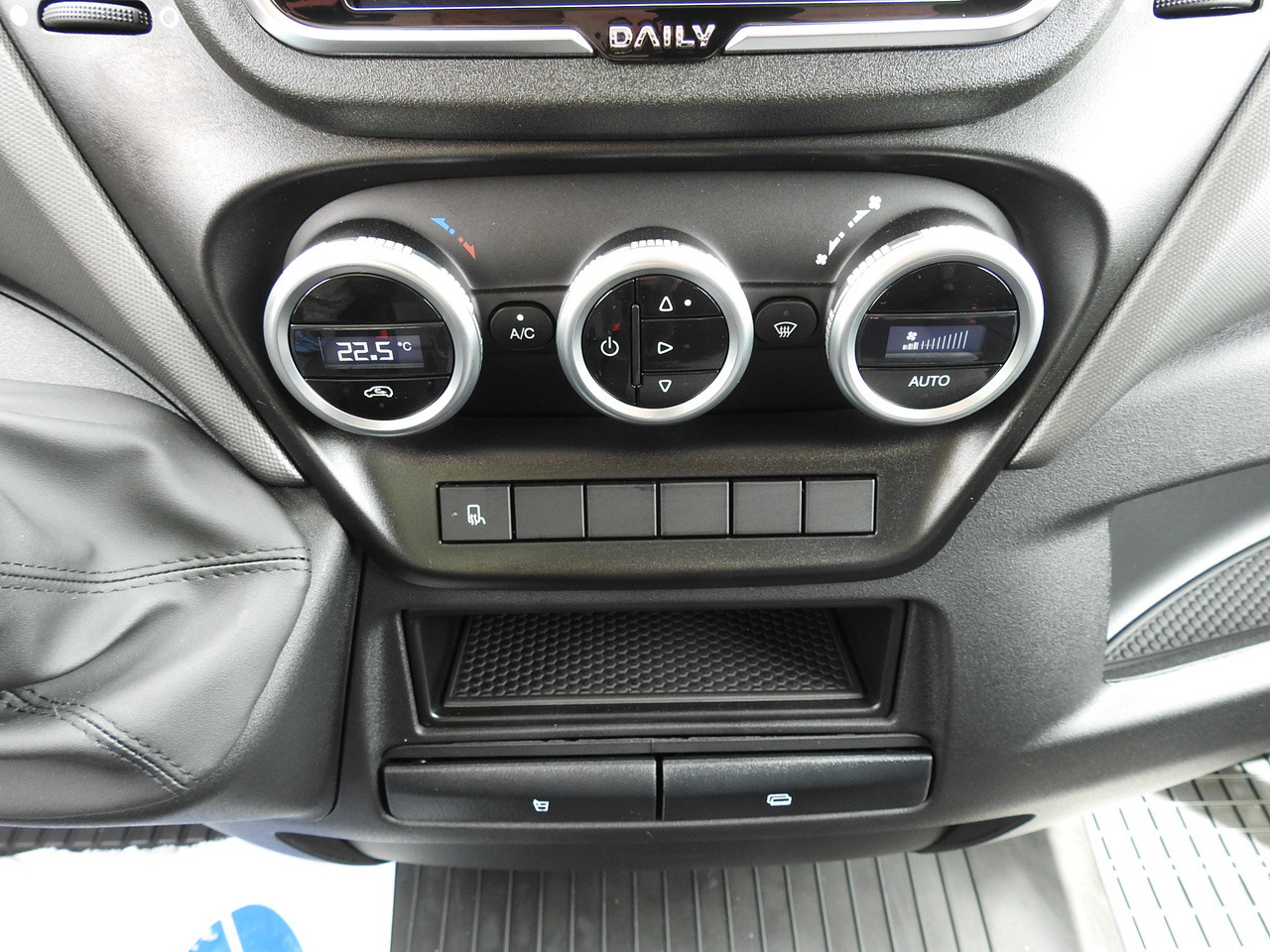 IVECO DAILY 35S18 NEW BOX 10 PALLETS CRUISE CONTROL NAVIGATION AIR CONDITIONING LED LIGHTS GUARANTEE 180HP — crédit-bail IVECO DAILY 35S18 NEW BOX 10 PALLETS CRUISE CONTROL NAVIGATION AIR CONDITIONING LED LIGHTS GUARANTEE 180HP: photos 41 IVECO DAILY 35S18 NEW BOX 10 PALLETS CRUISE CONTROL NAVIGATION AIR CONDITIONING LED LIGHTS GUARANTEE 180HP — crédit-bail IVECO DAILY 35S18 NEW BOX 10 PALLETS CRUISE CONTROL NAVIGATION AIR CONDITIONING LED LIGHTS GUARANTEE 180HP: photos 41