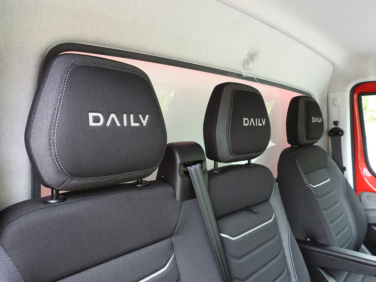 Fourgon grand volume neuf IVECO DAILY 35S18 NEW BOX 10 PALLETS CRUISE CONTROL NAVIGATION AIR CONDITIONING LED LIGHTS GUARANTEE 180HP: photos 46 Fourgon grand volume neuf IVECO DAILY 35S18 NEW BOX 10 PALLETS CRUISE CONTROL NAVIGATION AIR CONDITIONING LED LIGHTS GUARANTEE 180HP: photos 46