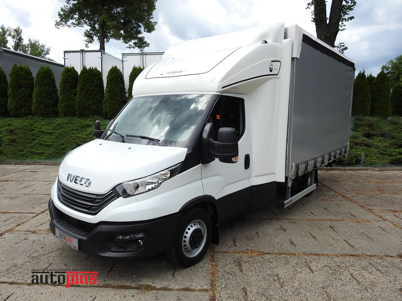 IVECO DAILY 35S18 NEW TARPAULIN WEBASTO CRUISE CONTROL AIR CONDITIONING 180HP - Utilitaire rideaux coulissants (PLSC): photos 1 IVECO DAILY 35S18 NEW TARPAULIN WEBASTO CRUISE CONTROL AIR CONDITIONING 180HP - Utilitaire rideaux coulissants (PLSC): photos 1
