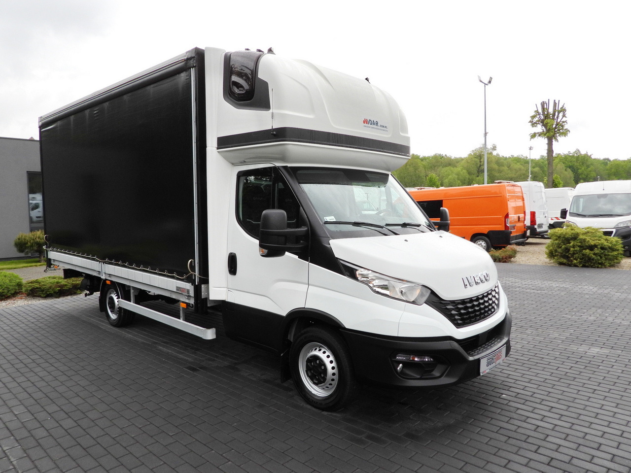 IVECO DAILY 35S18 TARPAULIN 10 PALLETS WEBASTO CRUISE CONTROL AIR CONDITIONING 180HP - Utilitaire rideaux coulissants (PLSC): photos 4 IVECO DAILY 35S18 TARPAULIN 10 PALLETS WEBASTO CRUISE CONTROL AIR CONDITIONING 180HP - Utilitaire rideaux coulissants (PLSC): photos 4