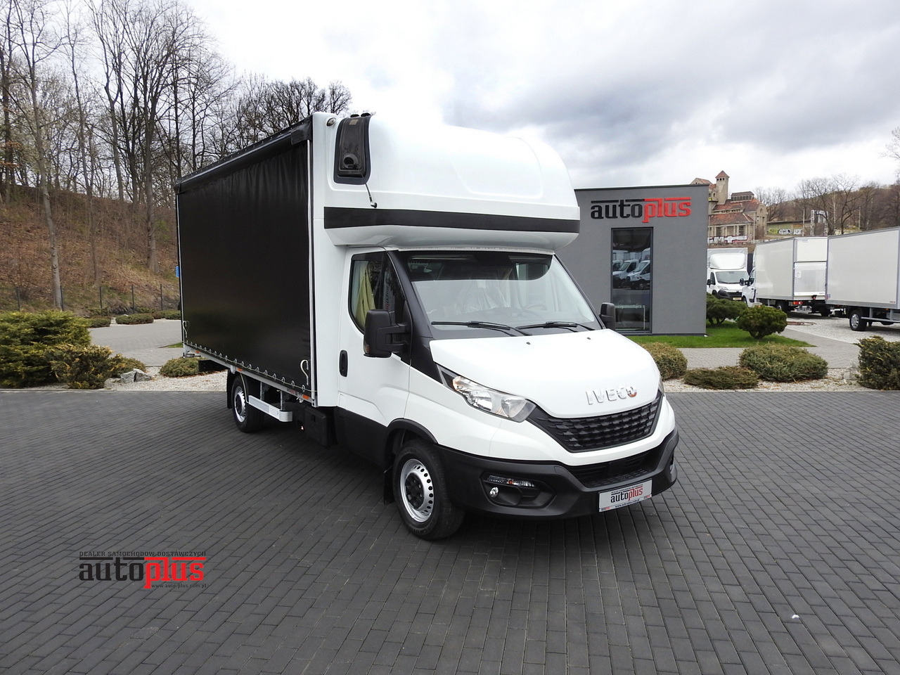 IVECO DAILY 35S18 TARPAULIN 10 PALLETS WEBASTO CRUISE CONTROL AIR CONDITIONING 180HP - Utilitaire rideaux coulissants (PLSC): photos 1 IVECO DAILY 35S18 TARPAULIN 10 PALLETS WEBASTO CRUISE CONTROL AIR CONDITIONING 180HP - Utilitaire rideaux coulissants (PLSC): photos 1