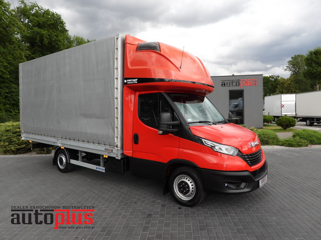 IVECO DAILY 35S18 TARPAULIN 10 PALLETS WEBASTO CRUISE CONTROL LED LIGHTS AIR CONDITIONING 180HP - Utilitaire rideaux coulissants (PLSC): photos 1 IVECO DAILY 35S18 TARPAULIN 10 PALLETS WEBASTO CRUISE CONTROL LED LIGHTS AIR CONDITIONING 180HP - Utilitaire rideaux coulissants (PLSC): photos 1