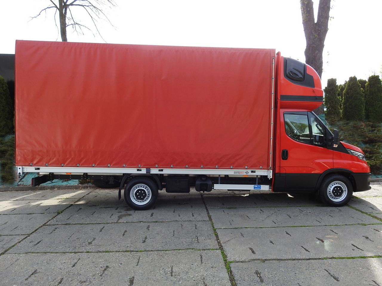 Utilitaire rideaux coulissants (PLSC) IVECO DAILY 35S18 TARPAULIN 10 PALLETS WEBASTO CRUISE CONTROL LED LIGHTS AIR CONDITIONING  180HP: photos 7