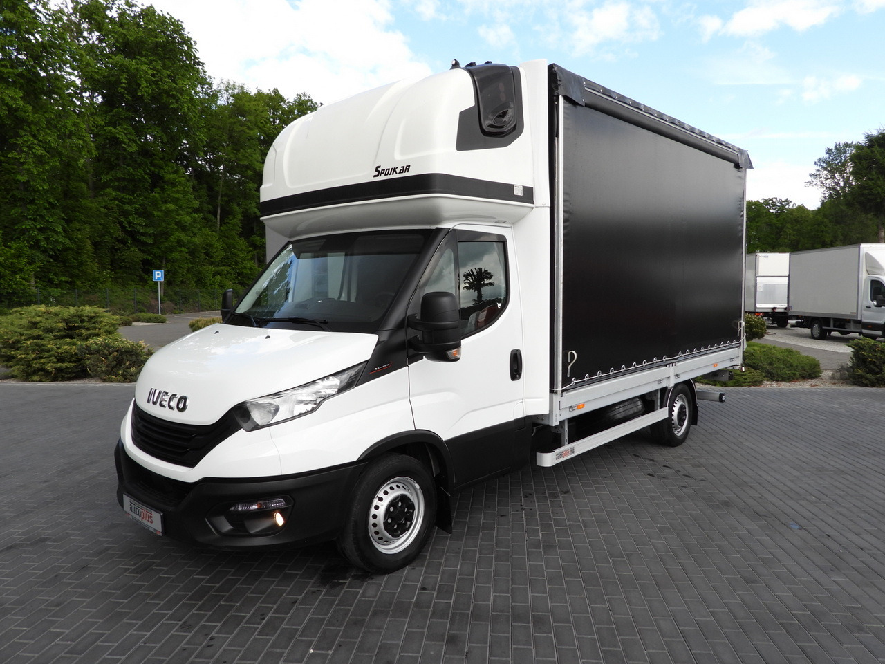 Utilitaire rideaux coulissants (PLSC) IVECO DAILY 35S18 TARPAULIN LIFT 8 PALLETS WEBASTO CRUISE CONTROL AIR CONDITIONING 180HP: photos 19 Utilitaire rideaux coulissants (PLSC) IVECO DAILY 35S18 TARPAULIN LIFT 8 PALLETS WEBASTO CRUISE CONTROL AIR CONDITIONING 180HP: photos 19