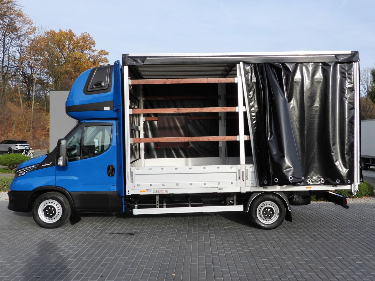 Utilitaire rideaux coulissants (PLSC) IVECO DAILY 35S21 TARPAULIN 10 PALLETS WEBASTO CRUISE CONTROL NAVIGATION LED LIGHTS AUTOMATIC TRANSMISSION HI-MATIC AIR CONDITIONING 210HP: photos 8 Utilitaire rideaux coulissants (PLSC) IVECO DAILY 35S21 TARPAULIN 10 PALLETS WEBASTO CRUISE CONTROL NAVIGATION LED LIGHTS AUTOMATIC TRANSMISSION HI-MATIC AIR CONDITIONING 210HP: photos 8