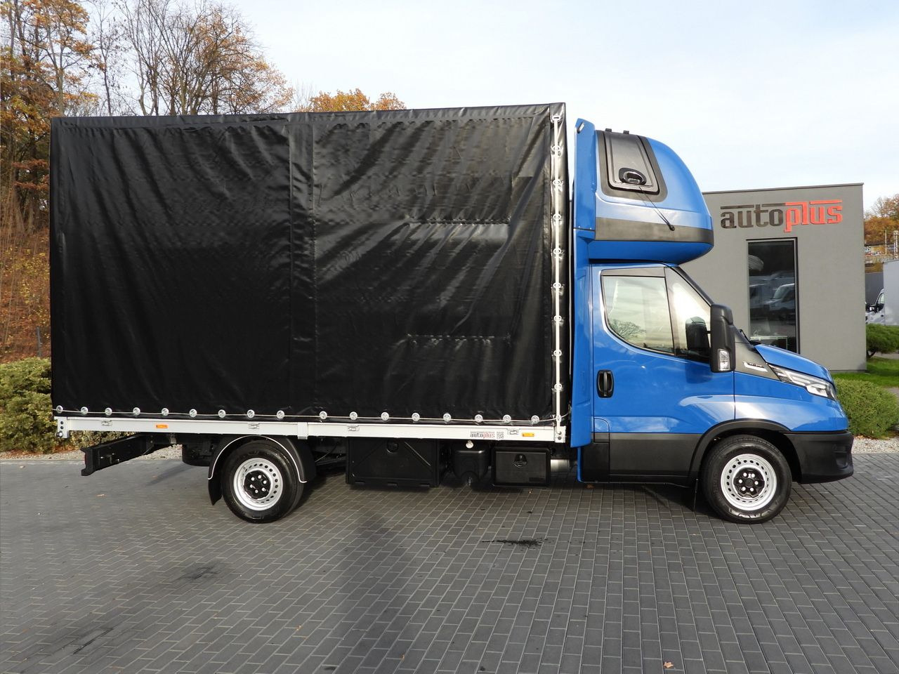Utilitaire rideaux coulissants (PLSC) IVECO DAILY 35S21 TARPAULIN 10 PALLETS WEBASTO CRUISE CONTROL NAVIGATION LED LIGHTS AUTOMATIC TRANSMISSION HI-MATIC AIR CONDITIONING 210HP: photos 7 Utilitaire rideaux coulissants (PLSC) IVECO DAILY 35S21 TARPAULIN 10 PALLETS WEBASTO CRUISE CONTROL NAVIGATION LED LIGHTS AUTOMATIC TRANSMISSION HI-MATIC AIR CONDITIONING 210HP: photos 7