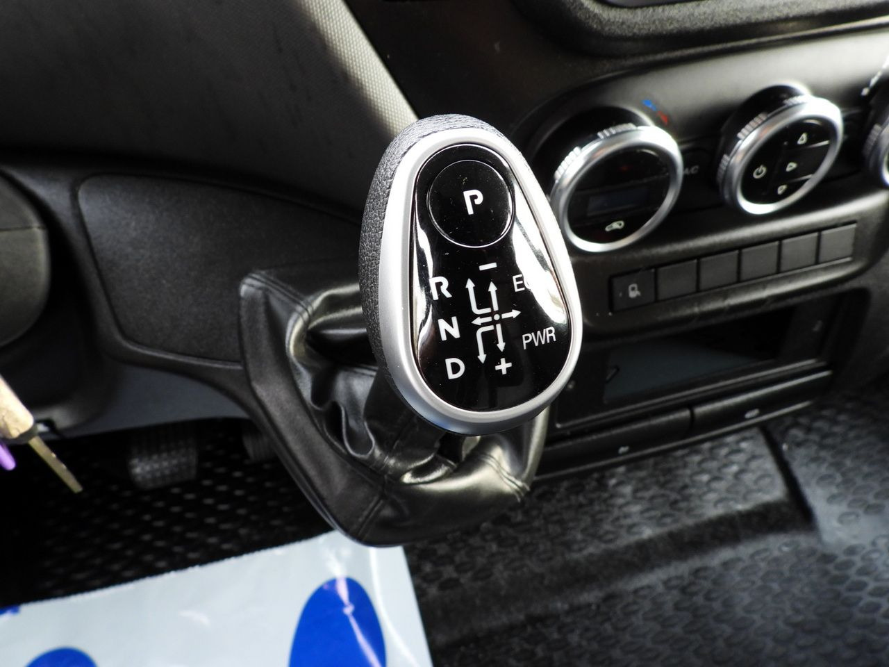 Utilitaire rideaux coulissants (PLSC) IVECO DAILY 35S21 TARPAULIN 10 PALLETS WEBASTO CRUISE CONTROL NAVIGATION LED LIGHTS AUTOMATIC TRANSMISSION HI-MATIC AIR CONDITIONING 210HP: photos 42 Utilitaire rideaux coulissants (PLSC) IVECO DAILY 35S21 TARPAULIN 10 PALLETS WEBASTO CRUISE CONTROL NAVIGATION LED LIGHTS AUTOMATIC TRANSMISSION HI-MATIC AIR CONDITIONING 210HP: photos 42