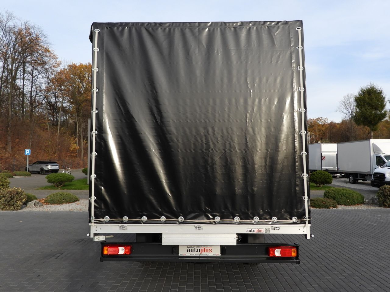 Utilitaire rideaux coulissants (PLSC) IVECO DAILY 35S21 TARPAULIN 10 PALLETS WEBASTO CRUISE CONTROL NAVIGATION LED LIGHTS AUTOMATIC TRANSMISSION HI-MATIC AIR CONDITIONING 210HP: photos 11 Utilitaire rideaux coulissants (PLSC) IVECO DAILY 35S21 TARPAULIN 10 PALLETS WEBASTO CRUISE CONTROL NAVIGATION LED LIGHTS AUTOMATIC TRANSMISSION HI-MATIC AIR CONDITIONING 210HP: photos 11