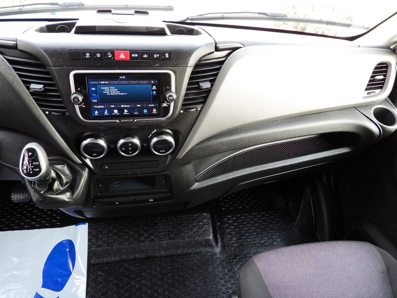 Utilitaire rideaux coulissants (PLSC) IVECO DAILY 35S21 TARPAULIN 10 PALLETS WEBASTO CRUISE CONTROL NAVIGATION LED LIGHTS AUTOMATIC TRANSMISSION HI-MATIC AIR CONDITIONING 210HP: photos 38 Utilitaire rideaux coulissants (PLSC) IVECO DAILY 35S21 TARPAULIN 10 PALLETS WEBASTO CRUISE CONTROL NAVIGATION LED LIGHTS AUTOMATIC TRANSMISSION HI-MATIC AIR CONDITIONING 210HP: photos 38