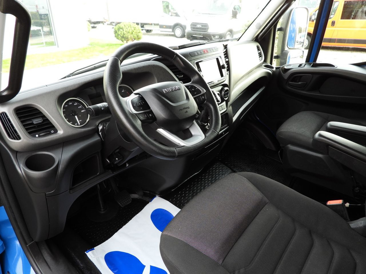 IVECO DAILY 35S21 TARPAULIN 10 PALLETS WEBASTO CRUISE CONTROL NAVIGATION LED LIGHTS AUTOMATIC TRANSMISSION HI-MATIC AIR CONDITIONING 210HP - Utilitaire rideaux coulissants (PLSC): photos 2 IVECO DAILY 35S21 TARPAULIN 10 PALLETS WEBASTO CRUISE CONTROL NAVIGATION LED LIGHTS AUTOMATIC TRANSMISSION HI-MATIC AIR CONDITIONING 210HP - Utilitaire rideaux coulissants (PLSC): photos 2