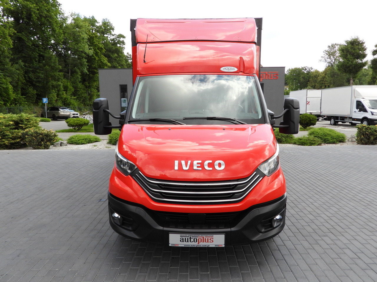 IVECO DAILY 35S21 TARPAULIN 10 PALLETS WEBASTO CRUISE CONTROL NAVIGATION LED LIGHTS PNEUMATICS AUTOMATIC TRANSMISSION HI-MATIC AIR CONDITIONING 210HP - Utilitaire rideaux coulissants (PLSC): photos 5 IVECO DAILY 35S21 TARPAULIN 10 PALLETS WEBASTO CRUISE CONTROL NAVIGATION LED LIGHTS PNEUMATICS AUTOMATIC TRANSMISSION HI-MATIC AIR CONDITIONING 210HP - Utilitaire rideaux coulissants (PLSC): photos 5
