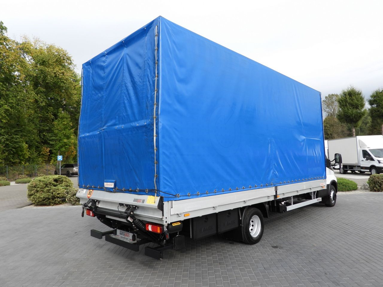 IVECO DAILY 72C18 TARPAULIN LIFT 14 PALLETS WEBASTO CRUISE CONTROL LED LIGHTS TWIN WHEELS AIR CONDITIONING 180HP - Camion à rideaux coulissants: photos 3 IVECO DAILY 72C18 TARPAULIN LIFT 14 PALLETS WEBASTO CRUISE CONTROL LED LIGHTS TWIN WHEELS AIR CONDITIONING 180HP - Camion à rideaux coulissants: photos 3