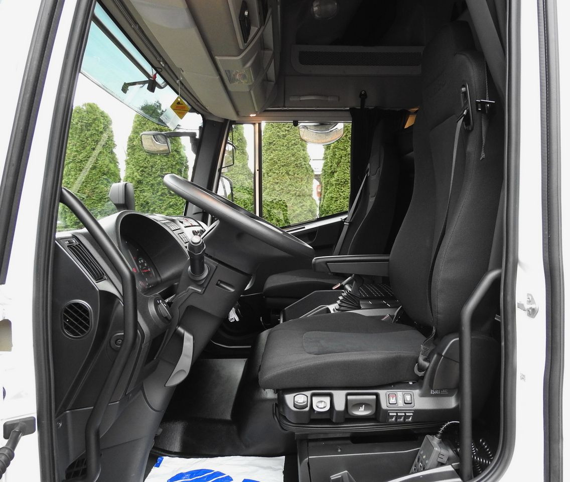 IVECO EUROCARGO 120-250 NEW TARPAULIN LIFT 18 PALLETS WEBASTO CRUISE CONTROL AIR CONDITIONING LED LIGHTS PNEUMATICS AUTOMATIC TRANSMISSION HI-MATIC 250HP — crédit-bail IVECO EUROCARGO 120-250 NEW TARPAULIN LIFT 18 PALLETS WEBASTO CRUISE CONTROL AIR CONDITIONING LED LIGHTS PNEUMATICS AUTOMATIC TRANSMISSION HI-MATIC 250HP: photos 46 IVECO EUROCARGO 120-250 NEW TARPAULIN LIFT 18 PALLETS WEBASTO CRUISE CONTROL AIR CONDITIONING LED LIGHTS PNEUMATICS AUTOMATIC TRANSMISSION HI-MATIC 250HP — crédit-bail IVECO EUROCARGO 120-250 NEW TARPAULIN LIFT 18 PALLETS WEBASTO CRUISE CONTROL AIR CONDITIONING LED LIGHTS PNEUMATICS AUTOMATIC TRANSMISSION HI-MATIC 250HP: photos 46