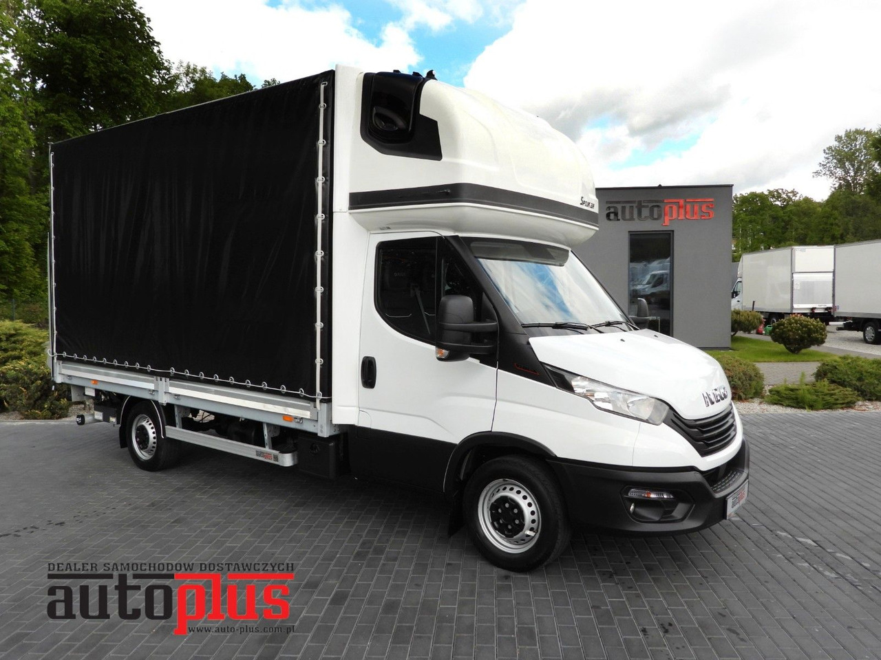 Iveco DAILY 35S18 PRITSCHE PLANE AUFZUG 8 PALETTEN - Utilitaire rideaux coulissants (PLSC): photos 1 Iveco DAILY 35S18 PRITSCHE PLANE AUFZUG 8 PALETTEN - Utilitaire rideaux coulissants (PLSC): photos 1