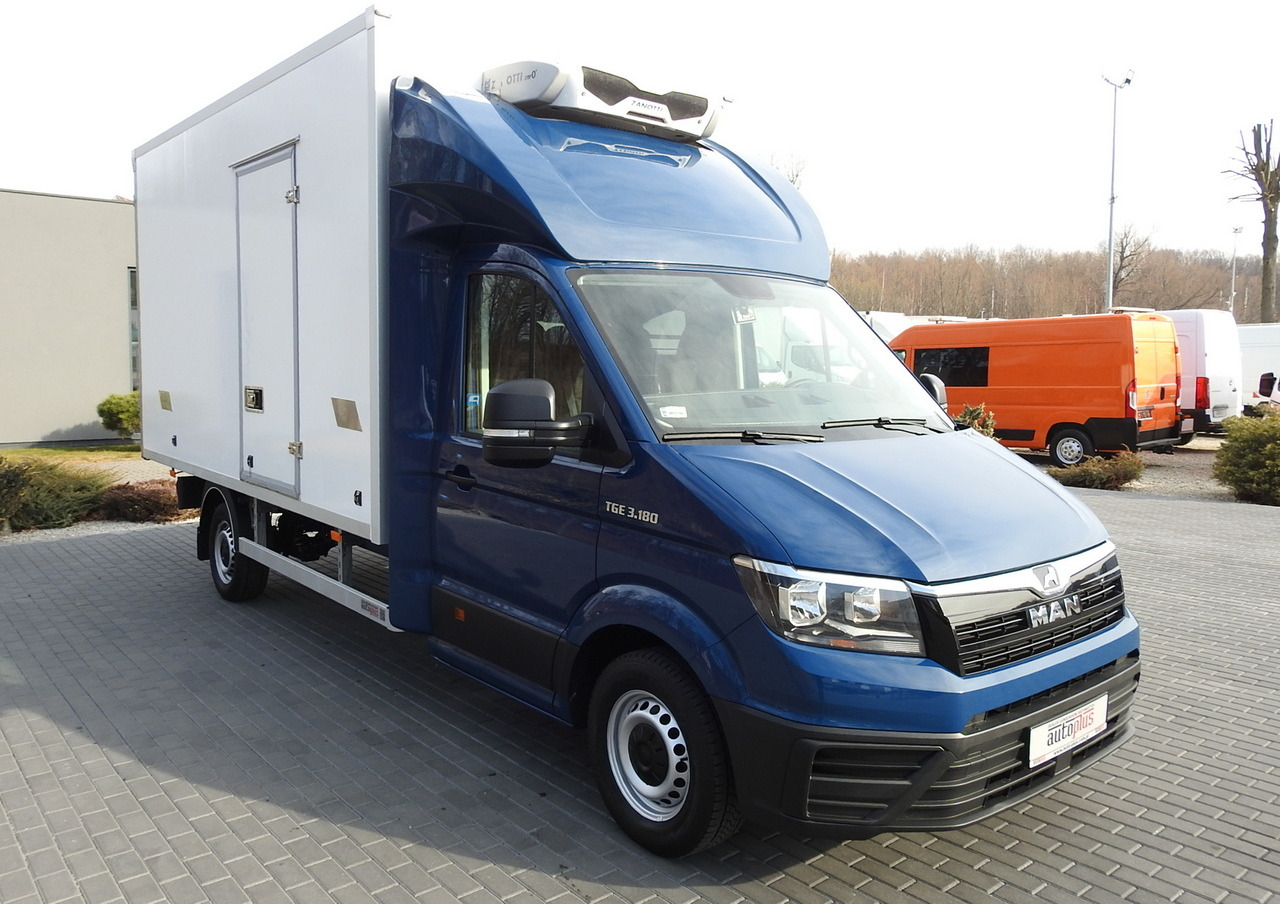 MAN TGE 3.180 REGRIGERATOR BOX -5*C 8 PALLETS HEATING FUNCTION CRUISE CONTROL PNEUMATICS AIR CONDITIONING 180HP - Utilitaire frigorifique: photos 4 MAN TGE 3.180 REGRIGERATOR BOX -5*C 8 PALLETS HEATING FUNCTION CRUISE CONTROL PNEUMATICS AIR CONDITIONING 180HP - Utilitaire frigorifique: photos 4