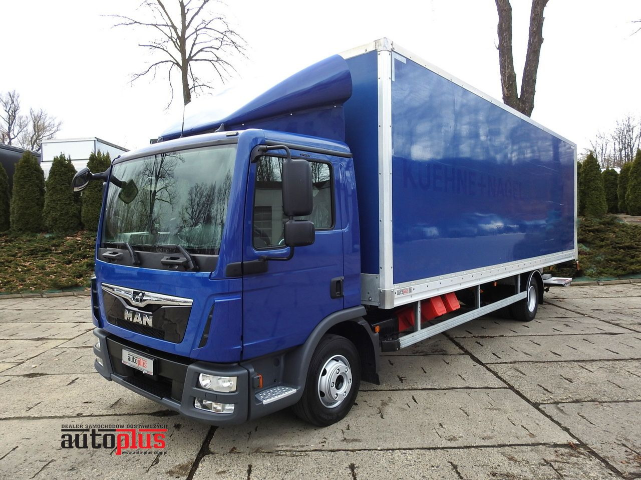 MAN TGL 12.220 BOX LIFT 18 PALLETS CRUISE CONTROLAIR CONDITIONING PNEUMATICS AUTOMATIC TWIN WHEELS 220HP - Fourgon grand volume: photos 1 MAN TGL 12.220 BOX LIFT 18 PALLETS CRUISE CONTROLAIR CONDITIONING PNEUMATICS AUTOMATIC TWIN WHEELS 220HP - Fourgon grand volume: photos 1