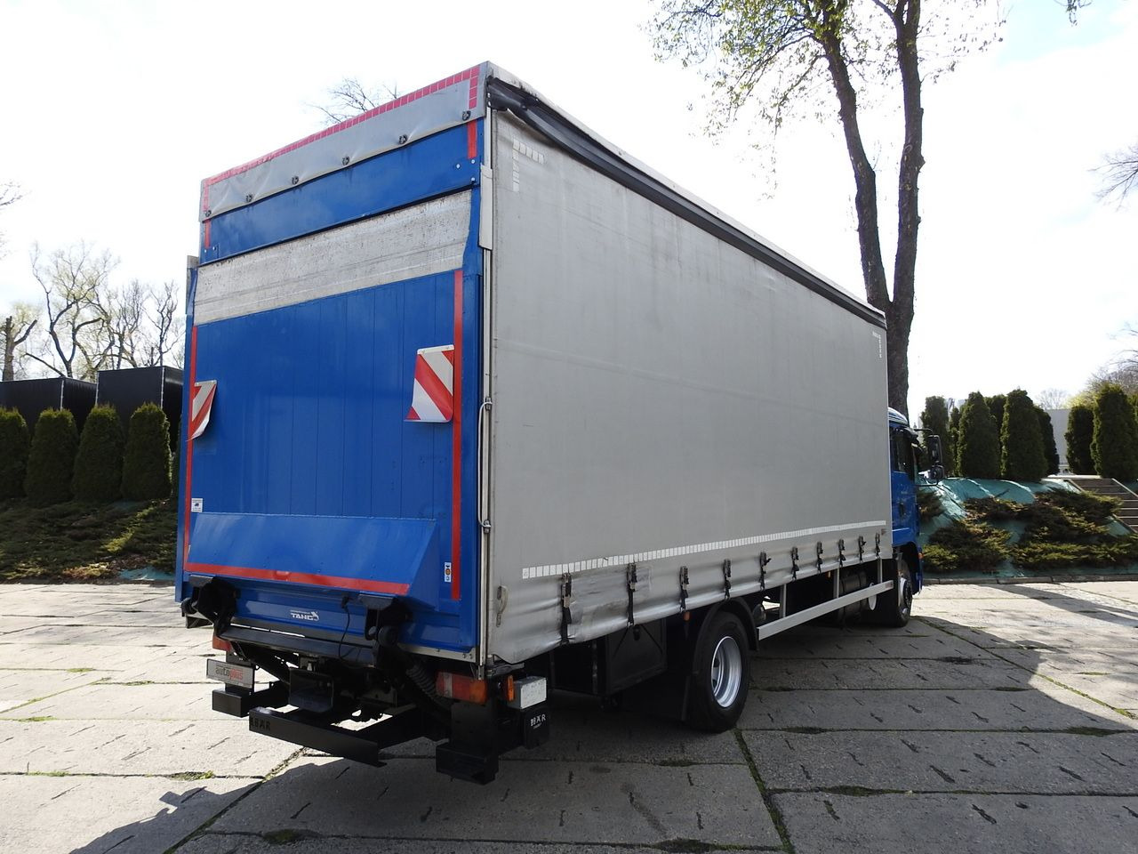 MAN TGM 15.290 TARPAULIN LIFT 18 PALLETS CRUISE CONTROL TWIN WHEELS AIR CONDITIONING 290HP - Utilitaire rideaux coulissants (PLSC): photos 3 MAN TGM 15.290 TARPAULIN LIFT 18 PALLETS CRUISE CONTROL TWIN WHEELS AIR CONDITIONING 290HP - Utilitaire rideaux coulissants (PLSC): photos 3