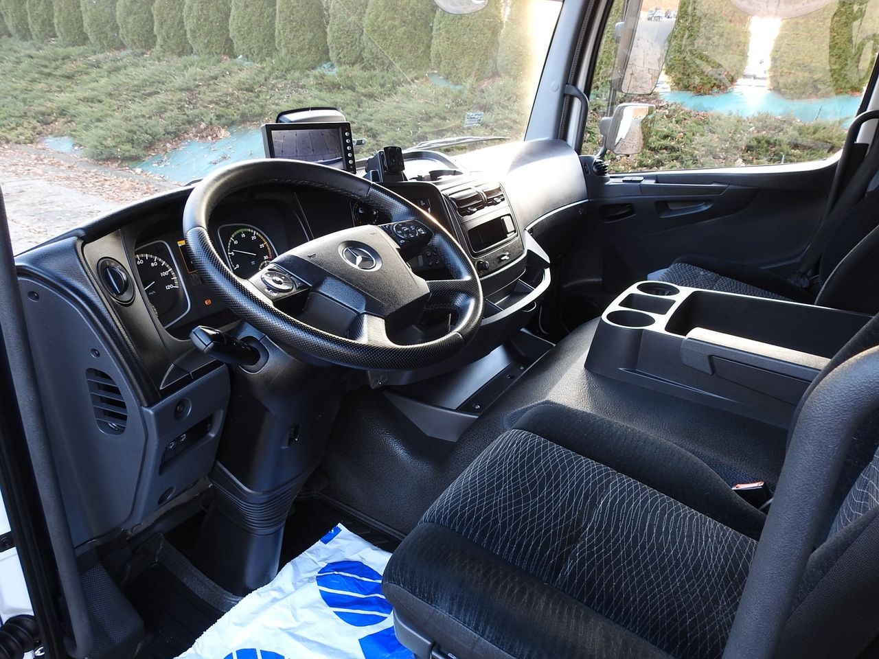 MERCEDES ATEGO 12.24 REGRIGERATOR BOX -10*C LIFT 16 PALLETS HEATING FUNCTION WEBASTO CRUISE CONTROL PNEUMATICS AIR CONDITIONING 240HP - Camion frigorifique: photos 2 MERCEDES ATEGO 12.24 REGRIGERATOR BOX -10*C LIFT 16 PALLETS HEATING FUNCTION WEBASTO CRUISE CONTROL PNEUMATICS AIR CONDITIONING 240HP - Camion frigorifique: photos 2