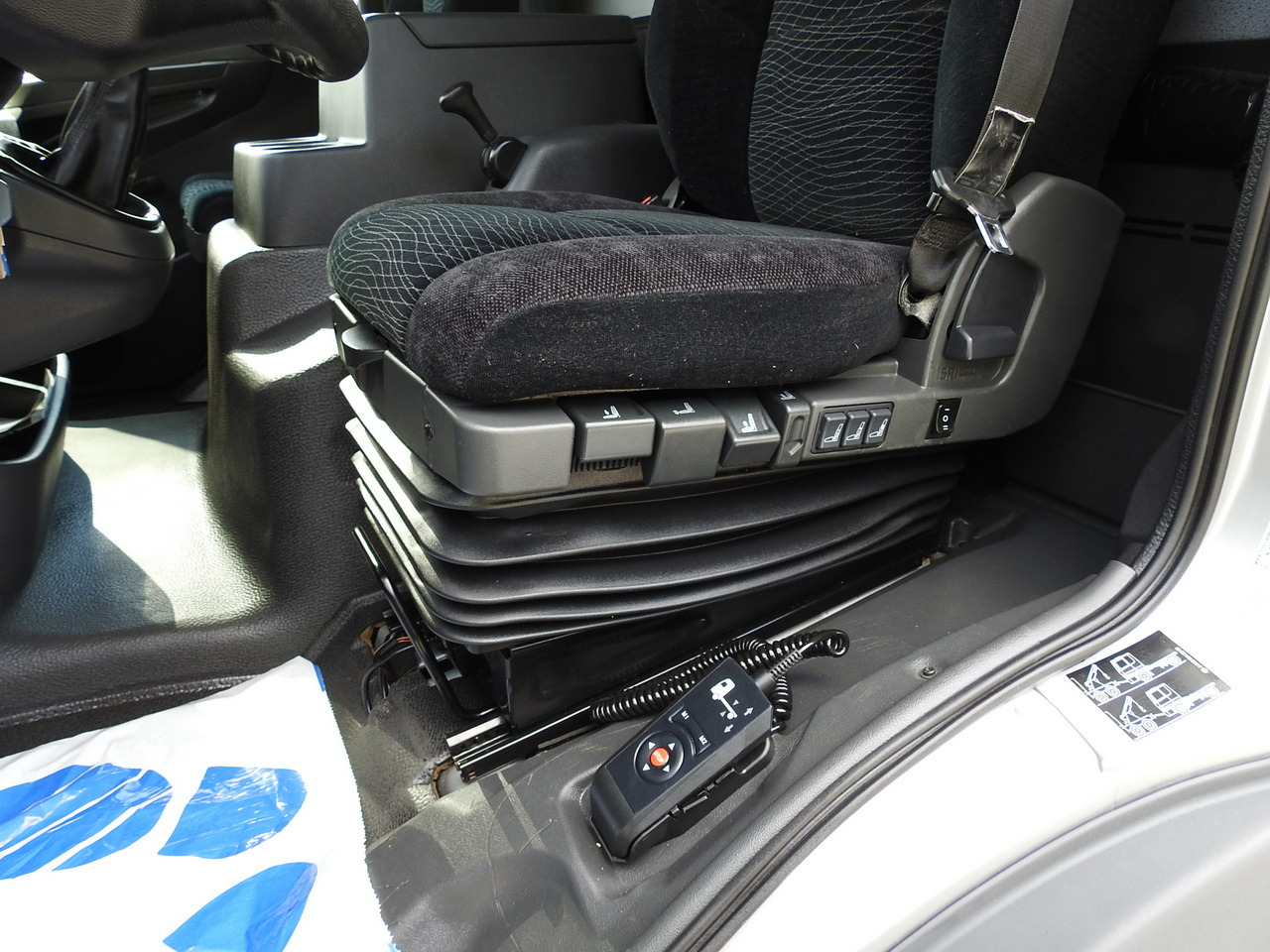 MERCEDES ATEGO 1221 TARPAULIN LIFT 16 PALLETS WEBASTO AIR CONDITIONING PNEUMATICS TWIN WHEELS  230HP — crédit-bail MERCEDES ATEGO 1221 TARPAULIN LIFT 16 PALLETS WEBASTO AIR CONDITIONING PNEUMATICS TWIN WHEELS  230HP: photos 40