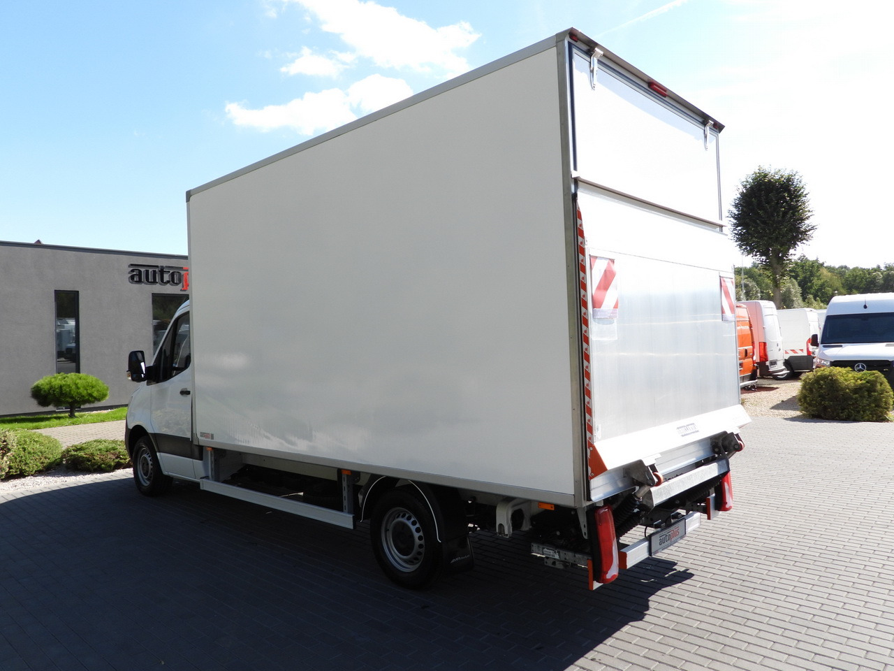 Fourgon grand volume MERCEDES SPRINTER 315 BOX LIFT 8 PALLETS AIR CONDITIONING 150HP: photos 9 Fourgon grand volume MERCEDES SPRINTER 315 BOX LIFT 8 PALLETS AIR CONDITIONING 150HP: photos 9