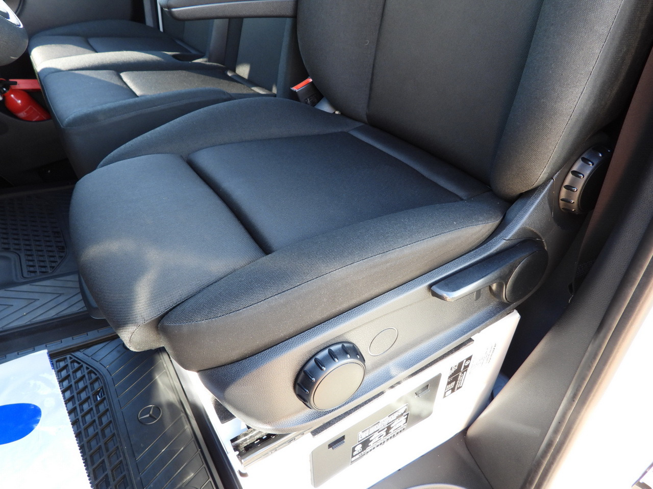 Fourgon grand volume MERCEDES SPRINTER 315 BOX LIFT 8 PALLETS AIR CONDITIONING 150HP: photos 24 Fourgon grand volume MERCEDES SPRINTER 315 BOX LIFT 8 PALLETS AIR CONDITIONING 150HP: photos 24