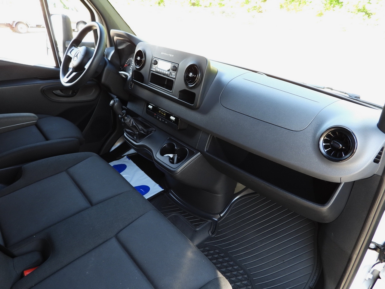 Fourgon grand volume MERCEDES SPRINTER 315 BOX LIFT 8 PALLETS AIR CONDITIONING 150HP: photos 36 Fourgon grand volume MERCEDES SPRINTER 315 BOX LIFT 8 PALLETS AIR CONDITIONING 150HP: photos 36