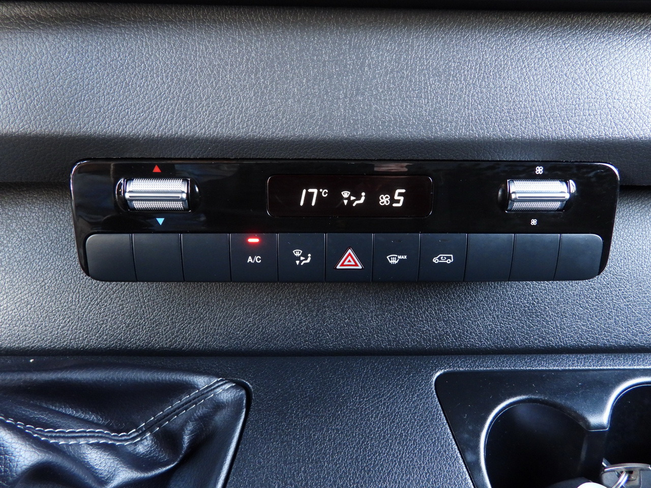 Fourgon grand volume MERCEDES SPRINTER 315 BOX LIFT 8 PALLETS AIR CONDITIONING 150HP: photos 33 Fourgon grand volume MERCEDES SPRINTER 315 BOX LIFT 8 PALLETS AIR CONDITIONING 150HP: photos 33