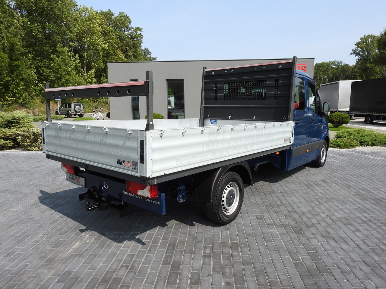 MERCEDES SPRINTER 316 STAKE BODY DOUBLE CABIN DOKA 7 SEATS AIR CONDITIONING 160HP - Utilitaire double cabine: photos 3 MERCEDES SPRINTER 316 STAKE BODY DOUBLE CABIN DOKA 7 SEATS AIR CONDITIONING 160HP - Utilitaire double cabine: photos 3