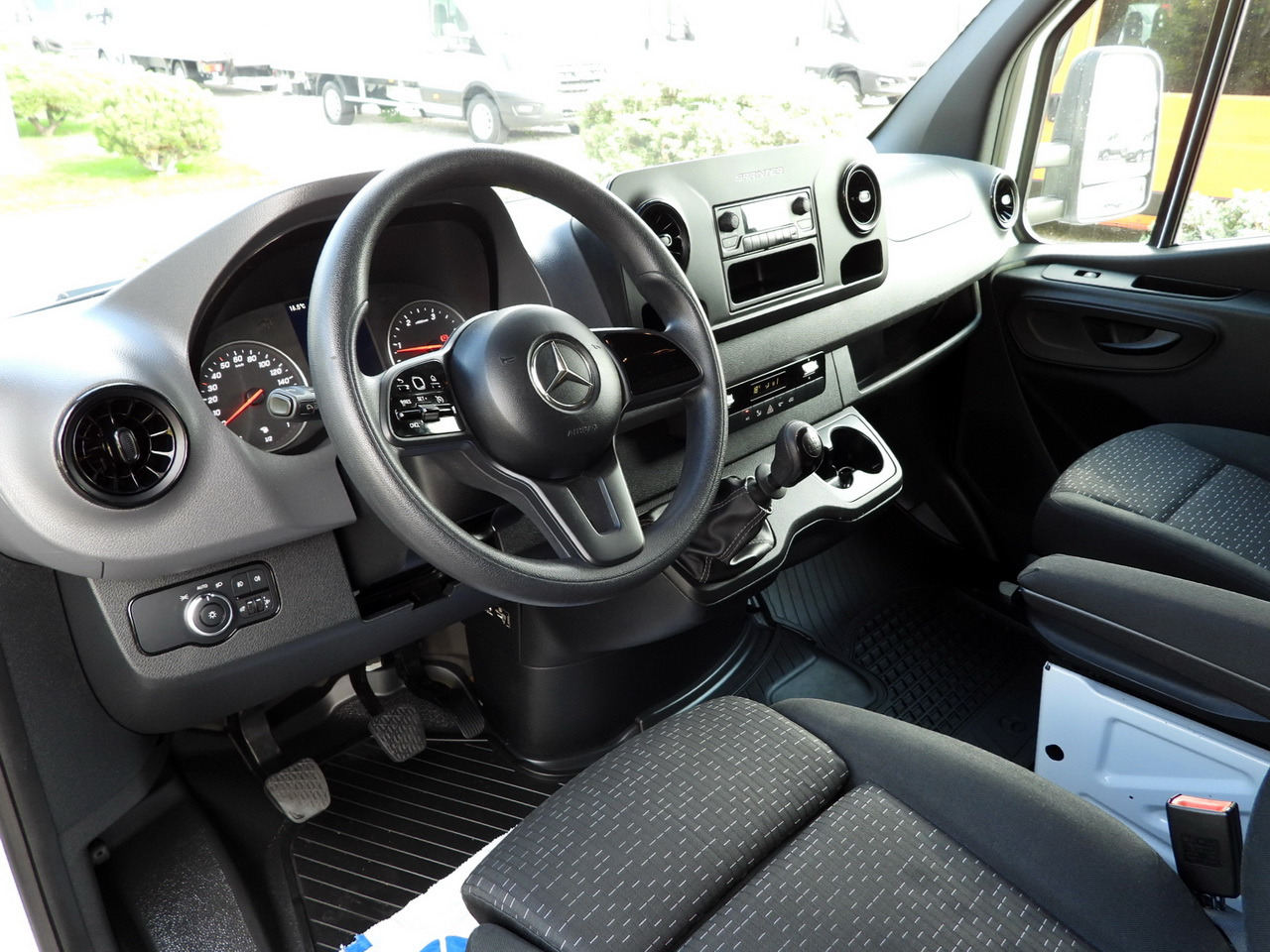 MERCEDES SPRINTER 316 TARPAULIN 8 PALLETS WEBASTO CRUISE CONTROL AIR CONDITIONING 160HP - Utilitaire rideaux coulissants (PLSC): photos 2 MERCEDES SPRINTER 316 TARPAULIN 8 PALLETS WEBASTO CRUISE CONTROL AIR CONDITIONING 160HP - Utilitaire rideaux coulissants (PLSC): photos 2