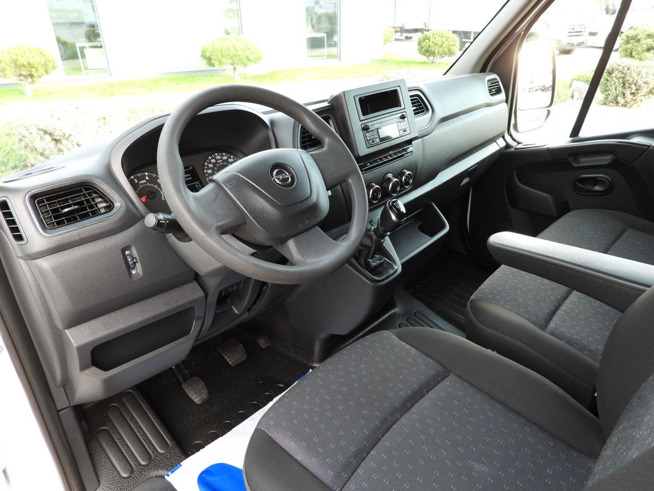 OPEL MOVANO BOX DELIVERY VAN 7 SEATS LED LIGHTS 135HP - Fourgon utilitaire: photos 2 OPEL MOVANO BOX DELIVERY VAN 7 SEATS LED LIGHTS 135HP - Fourgon utilitaire: photos 2